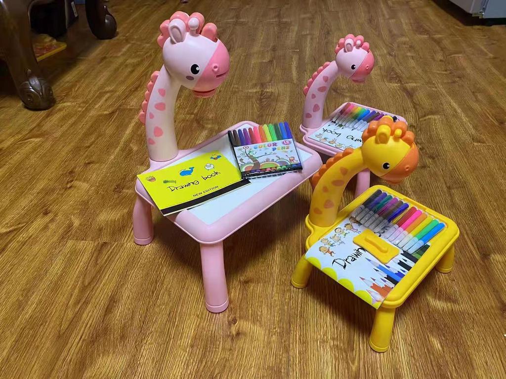 Проекционный чертежный стол Zhile Little Deer: Многофункциональная мультяшная доска для граффити со звуком и светом для детей
