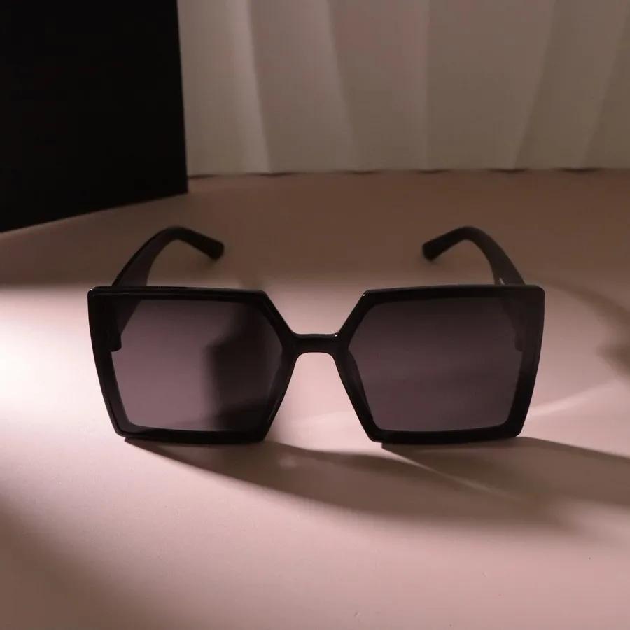 Classic Square Sunglasses Women Men Fashion Vintage Sun Glasses Female Male Designer Casual Travel Shades