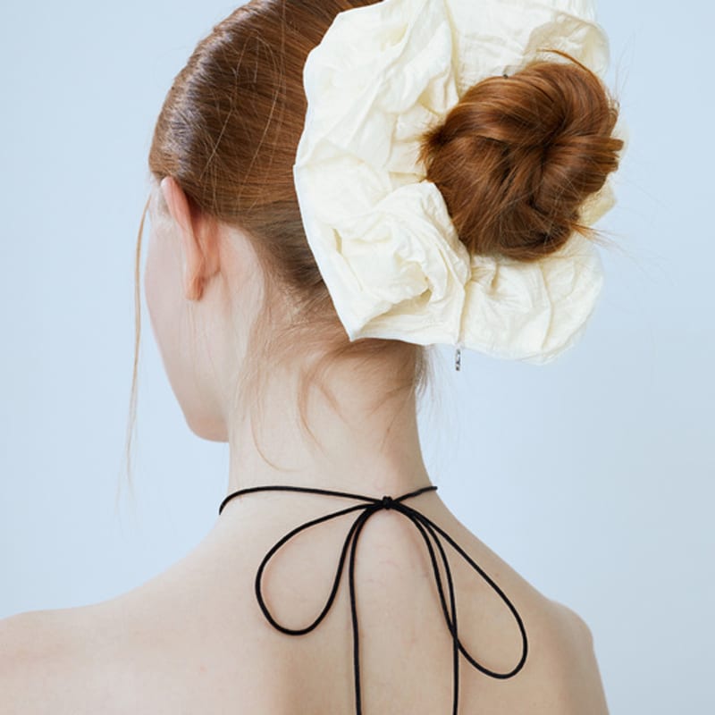 Mellotory Cloud Shirring Scrunchie (ivory)