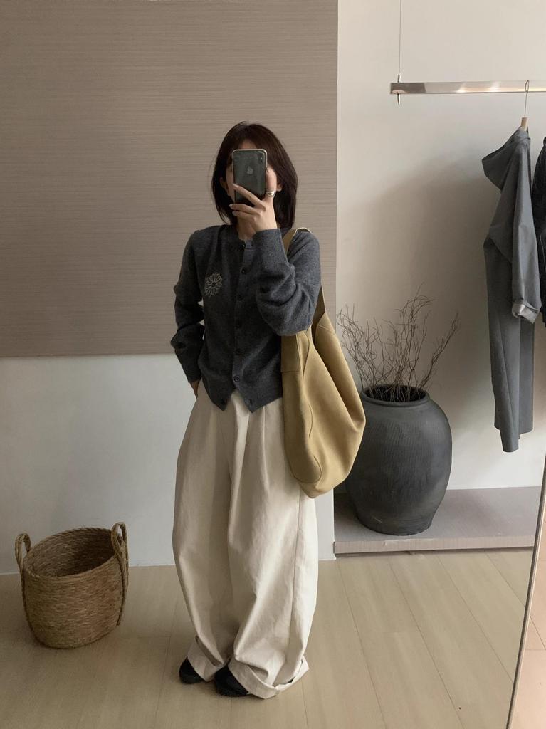 European Style Wool Daisy Embroidery Knit Cardigan Round Neck Women's Sweater Coat