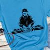 Графическая футболка с DJ-вертушкой | Силуэт диджея, Футболка с виниловым микшером, 6 цветов