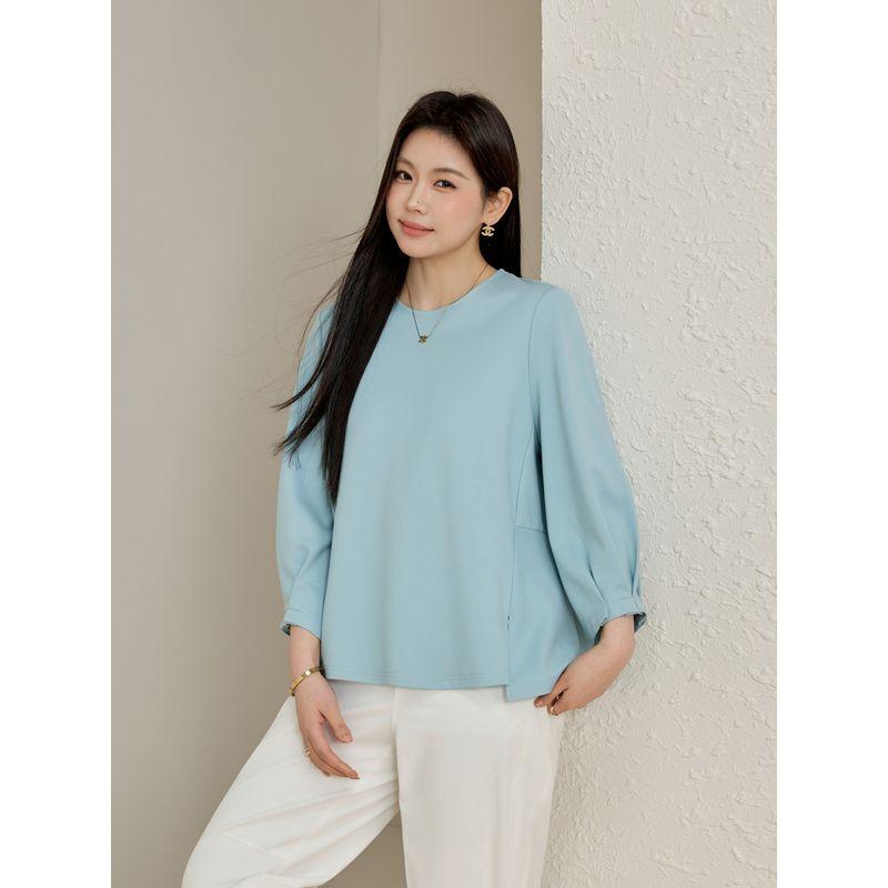 Round Neck Versatile T-Shirt: Xianlixiu Plus Size Women's Fashionable Design Split Hem Top for Plus Size Women, New Spring Collection
