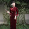Long solid color velvet embroidered cheongsam 1011 autumn new retro national style middle-aged and elderly women's long-sleeved cheongsam skirt