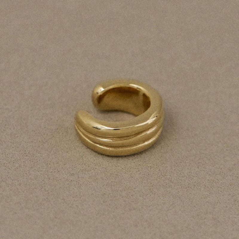 onill 04-18 shell (Earcuff)