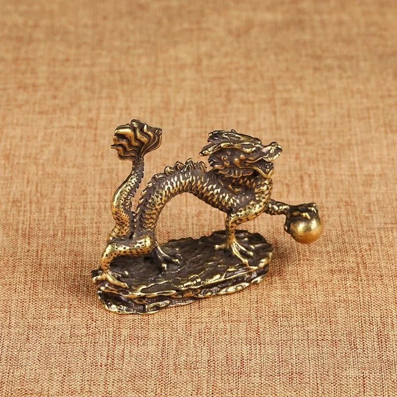 Tiger King Catching Deer Dragon and Dinosaur Statue Small Ornament Antique Bronze Animal Miniature Home Desk Decorations Craft