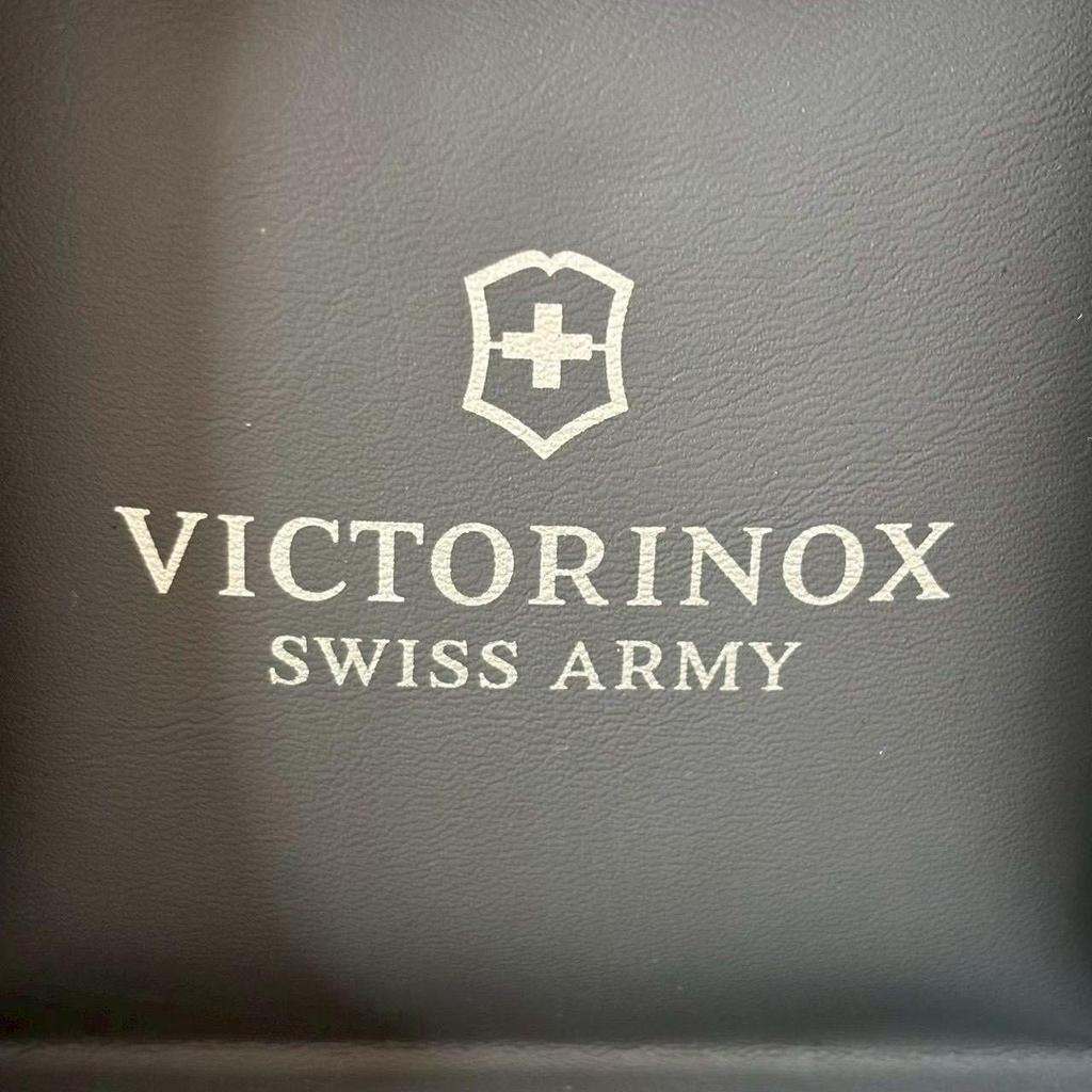 Б/у Мужские часы VICTORINOX SWISS ARMY Хронограф Нержавеющая сталь Серебристый Сапфировое стекло Водонепроницаемость 100 м с Коробкой 241589 Victorinox