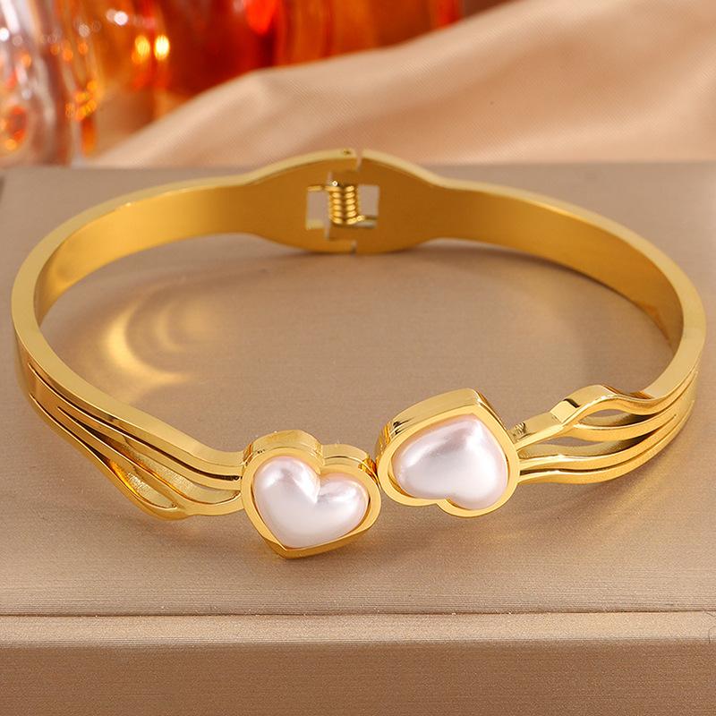 Fashionable Women's Heart Hollow Elastic Jewelry Bracelet
