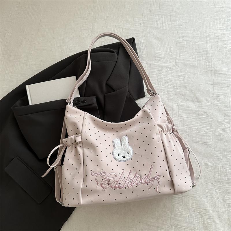 Korean cute niche design large-capacity shoulder bag spring new sweet personality girl heart tote bag