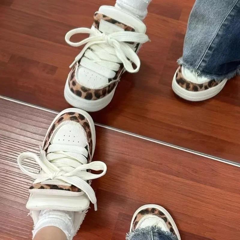 2024 Высококачественная женская обувь Весна и Осень Модные туфли с круглым носком и леопардовым принтом Цветные низкие женские спортивные туфли на шнуровке