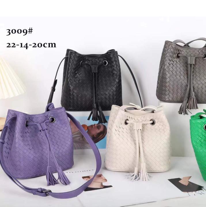Sheepskin Hand Woven Vintage Bucket Bag High-end Sense Shoulder Bag Commuting Large Capacity Backpack Casual Cute Trendy Bag