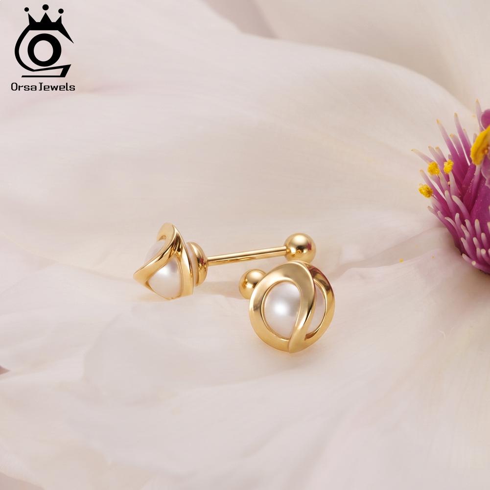 ORSA JEWELS Серьги-гвоздики мини из 14-каратного золота и стерлингового серебра 925 пробы с жемчугом для женщин Шикарные Минималистичные Офисные Корейские украшения GPE136