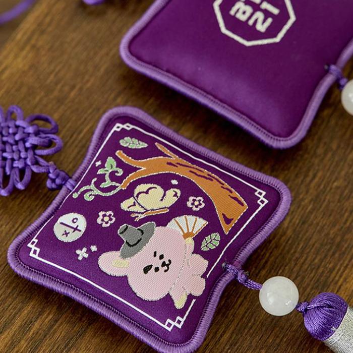 BT21 Брелок с вышитой кисточкой Premium K Edition (7 вариантов)