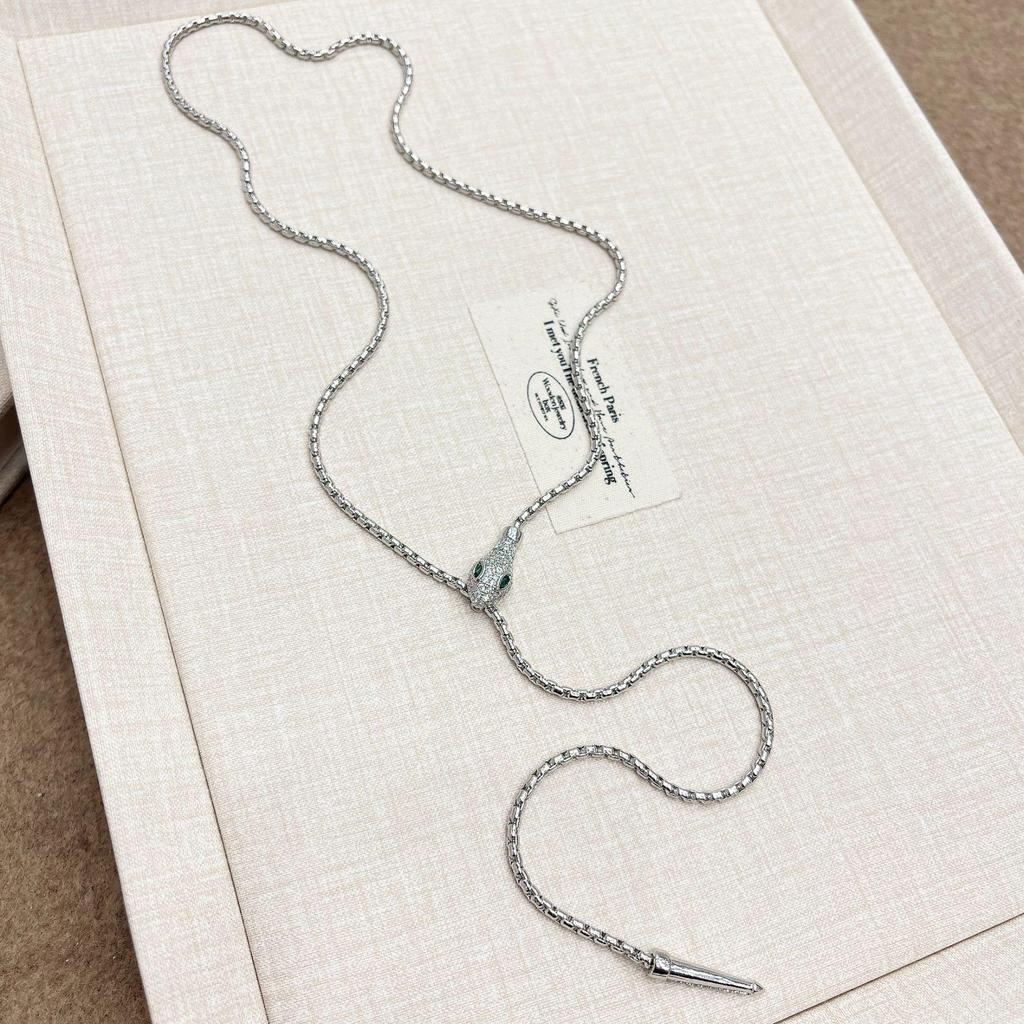 European-American Snake Bone Necklace: Luxurious, Niche Design, Versatile Fashion Accessory for Fall/Winter
