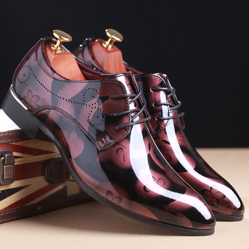 Fashion Luxury Men Oxford Shoes Retro Floral Pattern Men Dress Shoes Fashion Lace-Up Flats High Quality Business Men Party Wedding Shoes