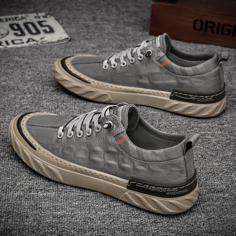 Легкие вулканизированные туфли для мужчин, черные парусиновые кроссовки, мужские трендовые рабочие новинки в таможне, товары в корейском стиле, распродажа