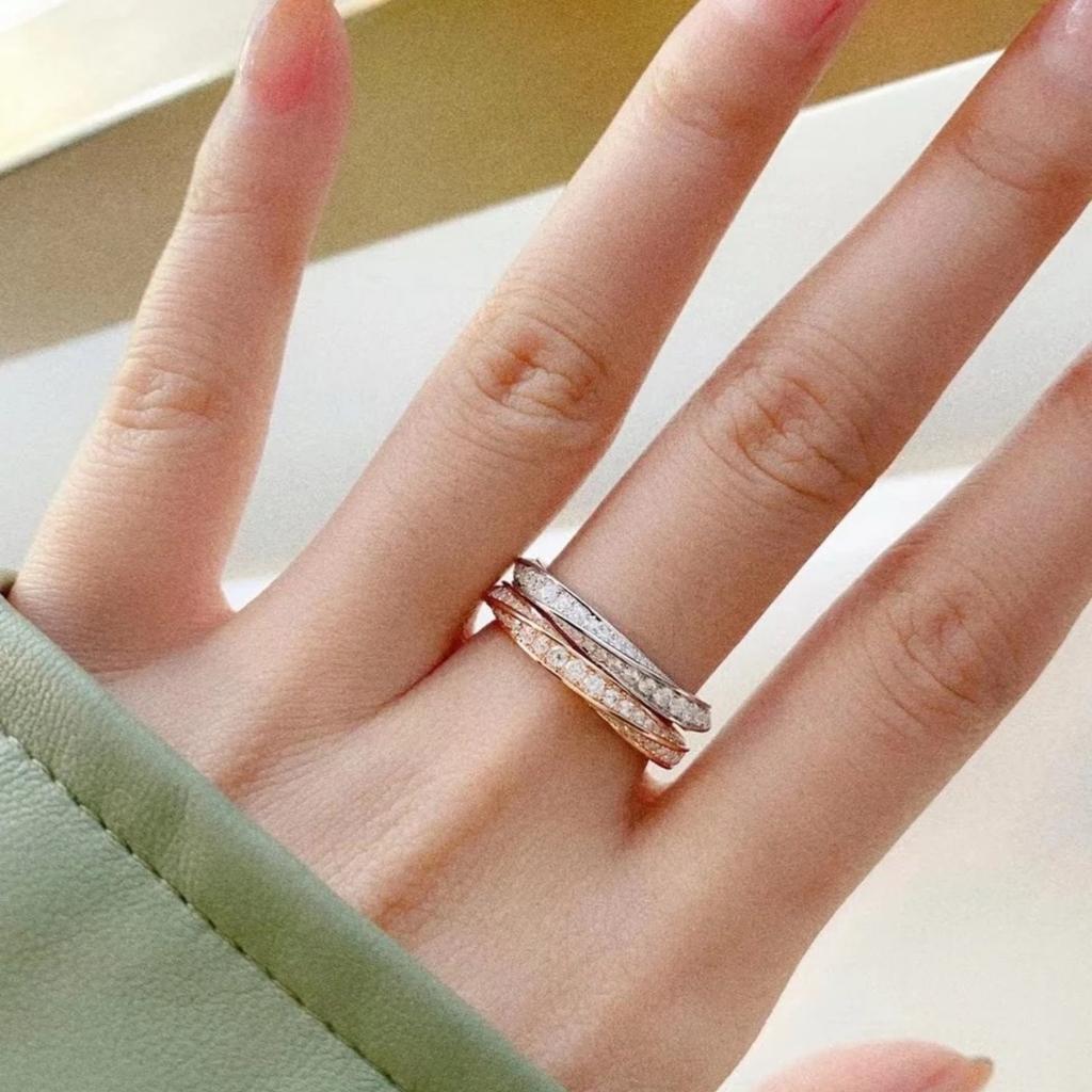 Кольцо Мёбиуса, усыпанное бриллиантами, переплетённое кольцо для пары в виде цветка, простое кольцо с темпераментом