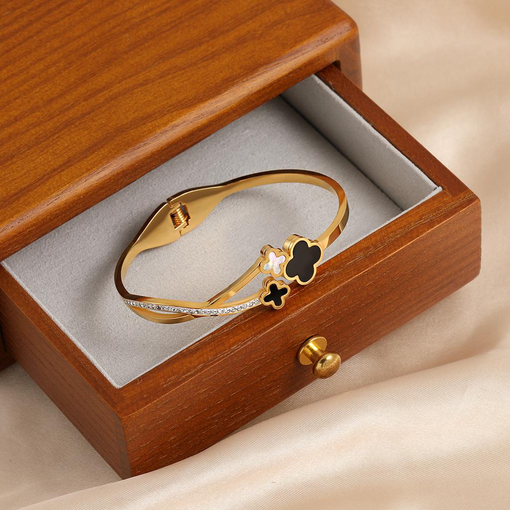 Ins New Exquisite Niche Four-Leaf Clover Titanium Steel Bracelet Female Fashion Personality Opening Adjustable Bracelet