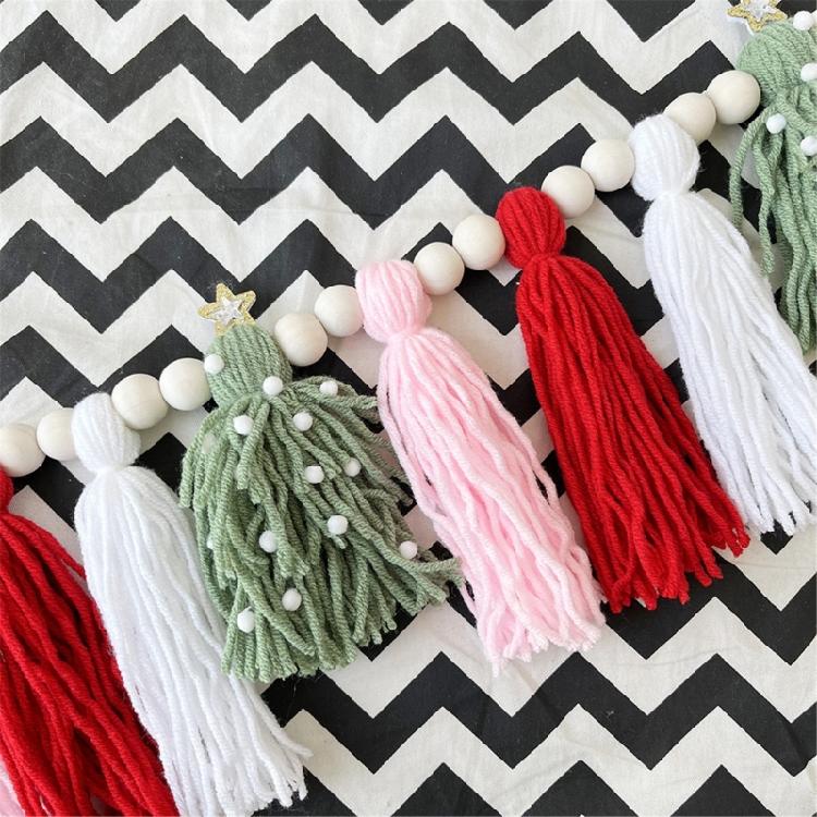 Christmas Garlands Decoration Cotton Tassels Garlands with Wood Beads Wall Hanging Bunting Banners Decors for Mantel