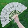 Складной веер в винтажном стиле с кружевной отделкой и подвеской с кисточкой Элегантный ручной веер из ткани и бамбука Полый веер для свадебной вечеринки Домашний декор