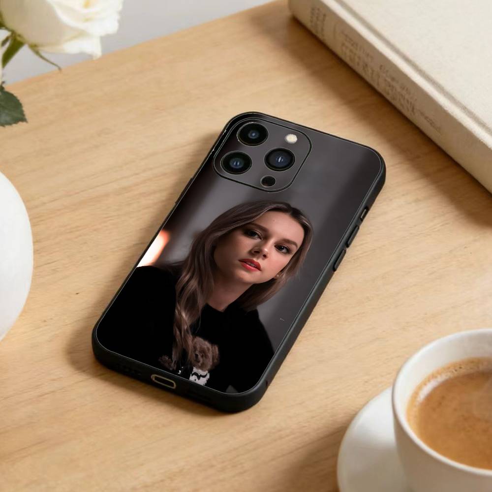 E-Ester Exposito  Phone Case For iPhone 16,15,14,13,12,17,Pro Max,Plus Silicone Black Case