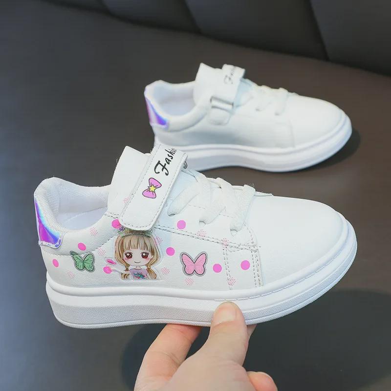 Дышащие кроссовки с мультяшной принцессой для девочек, спортивная обувь с мягкой подошвой для детей среднего и старшего возраста, модный повседневный стиль весны и осени 2024 года.