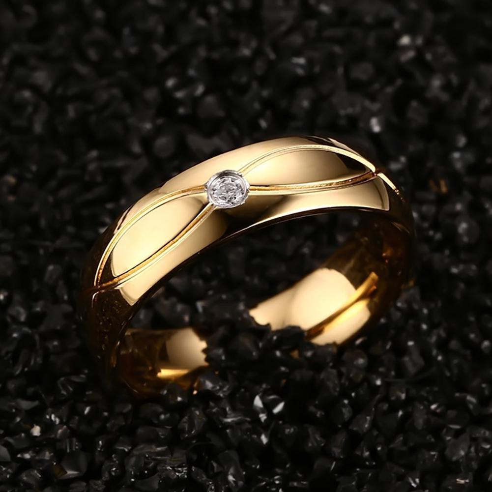 Парные кольца из нержавеющей стали золотистого оттенка со стразами и гравированными линиями для свадеб и помолвок