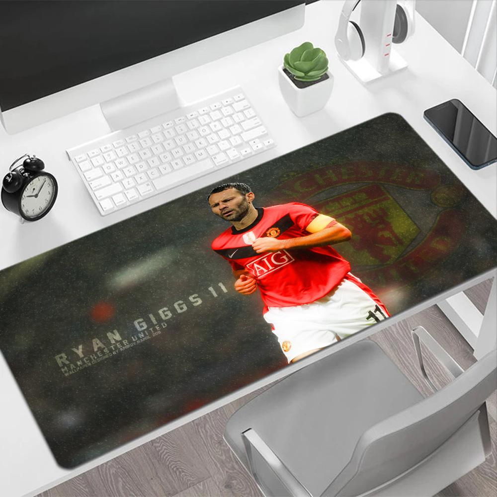Van Dijk's Celebration Moment Large Mouse Pad Keyboard Mat Computer Desk Keyboard Mat Non-Slip Rubber Base Office Desk Accessory