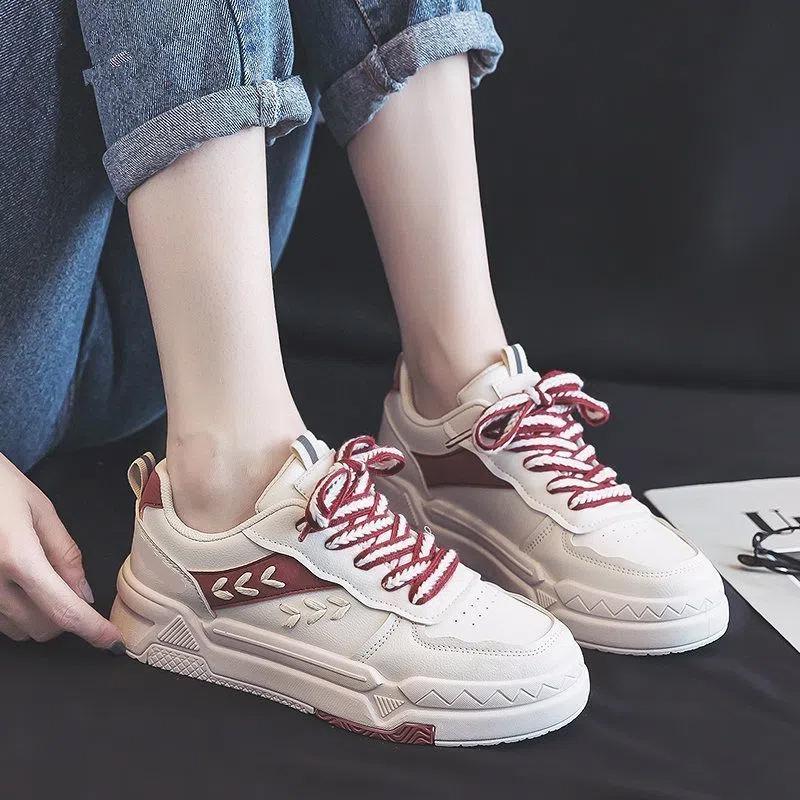 2025 платформа повседневная спортивная обувь женская весенняя мода новая нишевая универсальная беговая обувь белые кеды