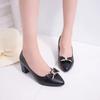 Модная весенне-осенняя женская обувь на мягкой подошве с бантом и круглым носком, с неглубоким вырезом и средней высоты каблуком, рабочая обувь, доступная во все сезоны