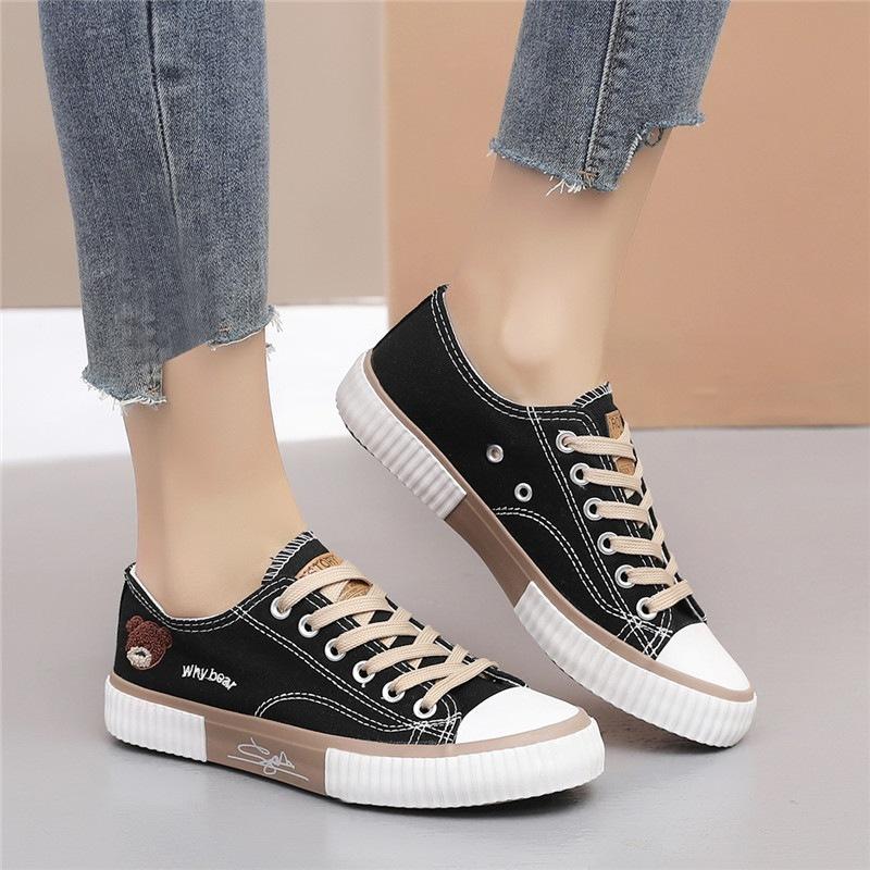 Casual New 2025 Spring Board Shoes Versatile Sports Sail Shoes Breathable Trendy Cloth Shoes Female Student Korean Version Retro Ball