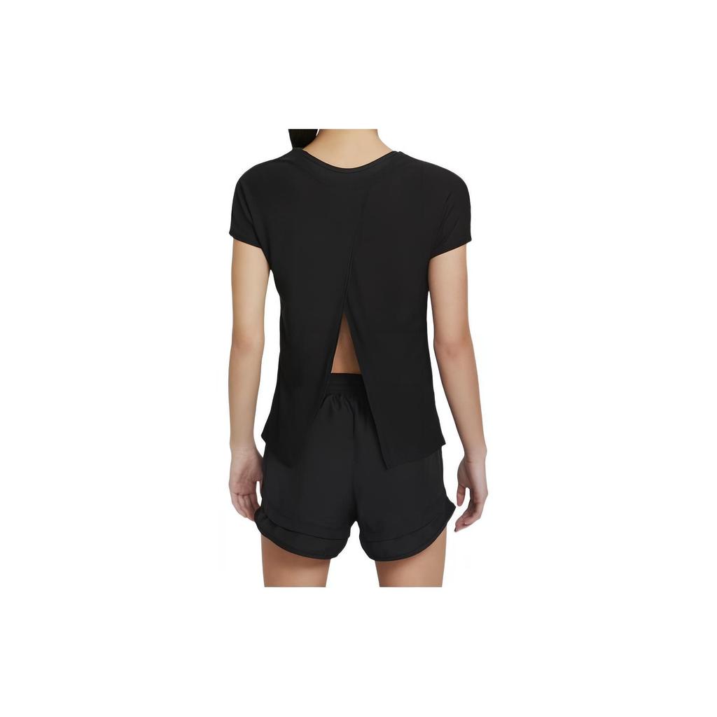 Nike T Shirts Women's Black Crew Neck Moderate Straight Fit CZ9607-010