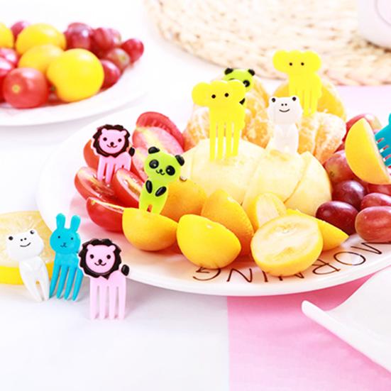 10Pcs Creative Plastic Mini Fruit Fork Lunch Decoration Cartoon Elephant Giraffe Bento Stick Party Favors