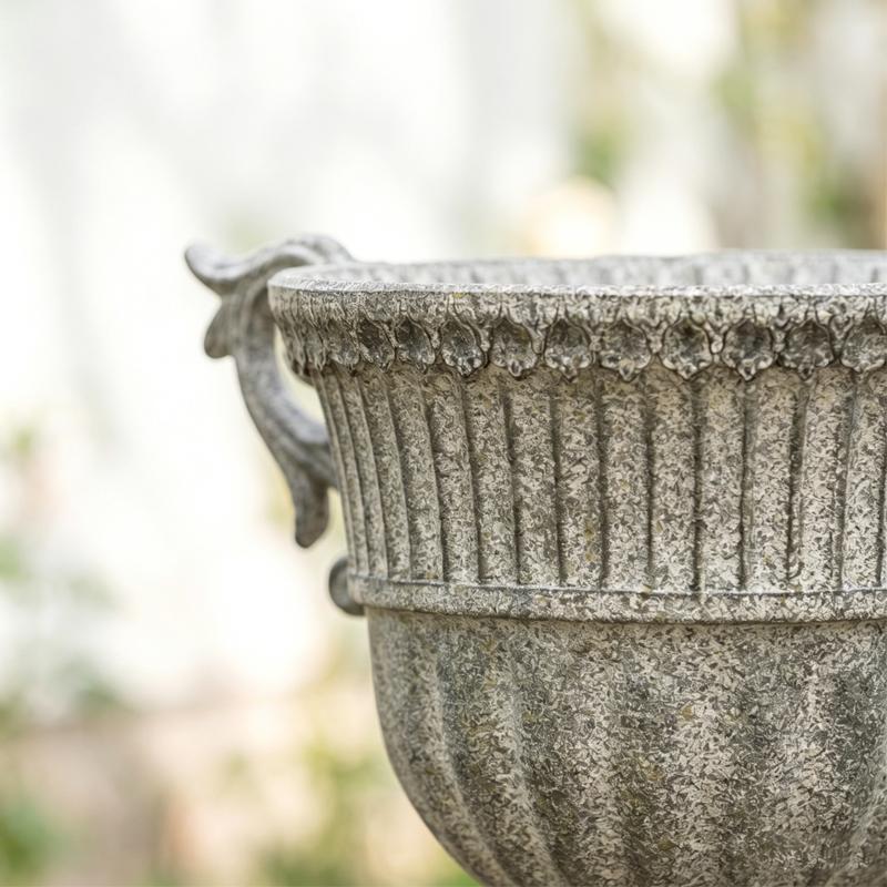 Rustic Gray Iron Flower Vase With Handles Vintage Goblet-Shaped Planter Decor Flower Pot for Home Garden Patio Table Centerpiece