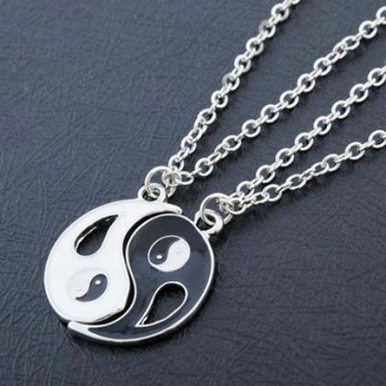 2 Pcs Black White Yin Yang Hollow Pendant Necklace Couple Sister Friend Jewelry ARI