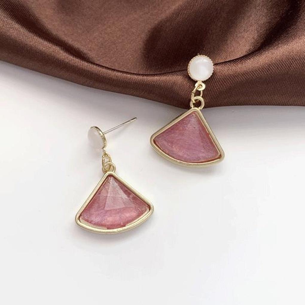 Серьги из серебра 925 пробы с фианитами, с закругленным краем
