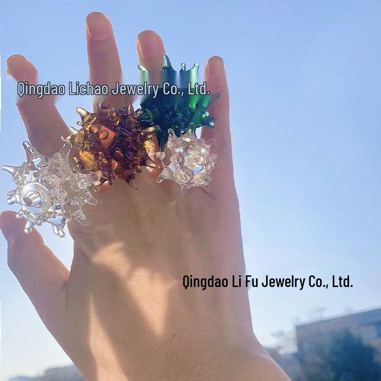 Изысканное многоцветное кольцо из муранского стекла в виде морского ежа