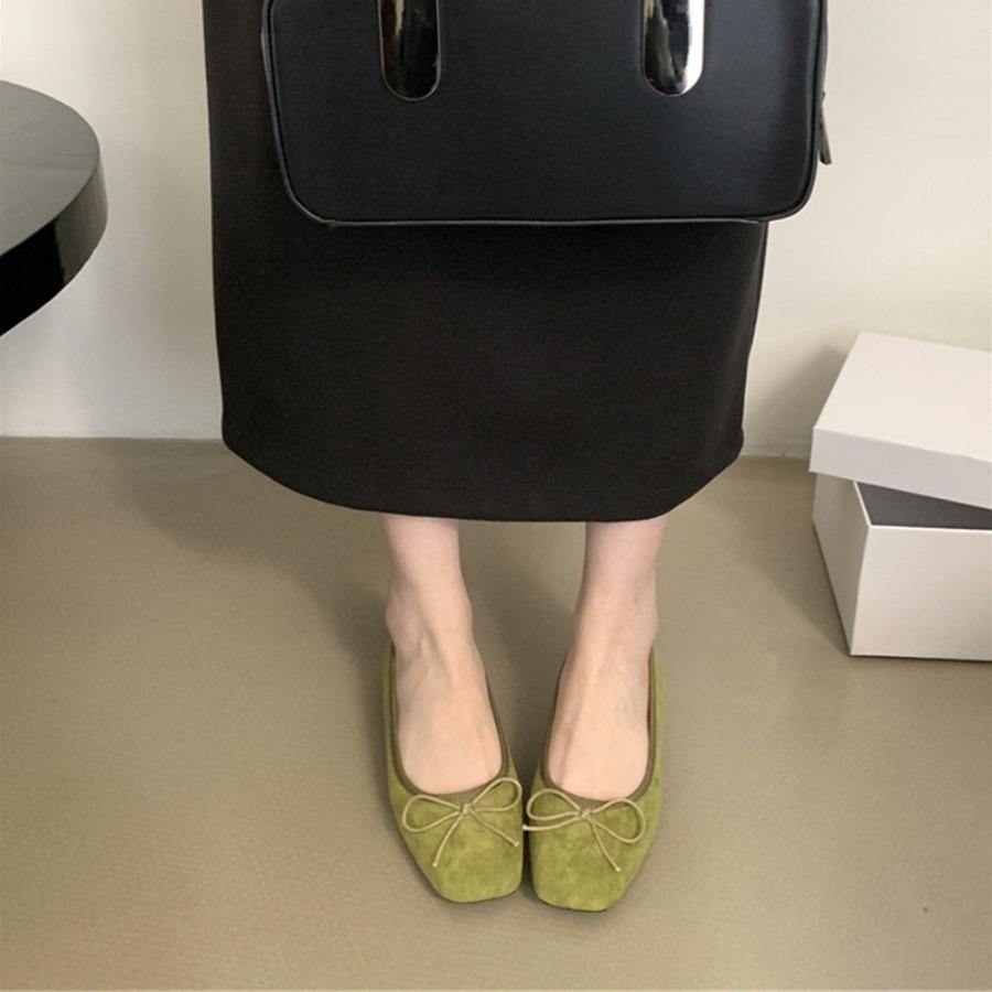 Замшевые туфли для бабушки, женские, весна-осень 2024 года, новые легкие туфли с квадратным носком и бантом, универсальные, на низком каблуке