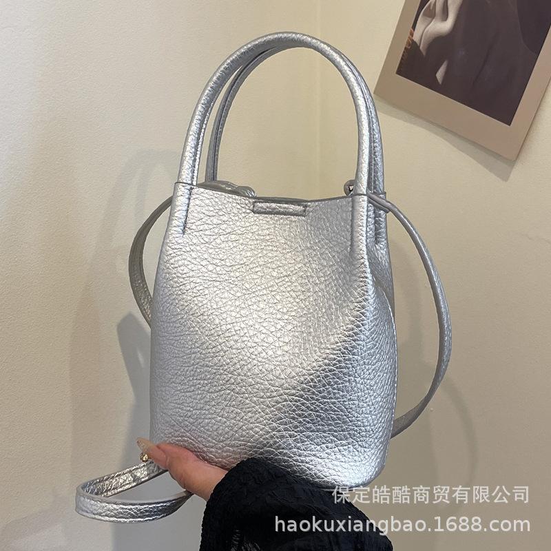 Премиальный нишевый детский рюкзак для мамы, женская весна-лето 2025, новая ретро сумка-мессенджер, женская ручная плиссированная сумка-ведро