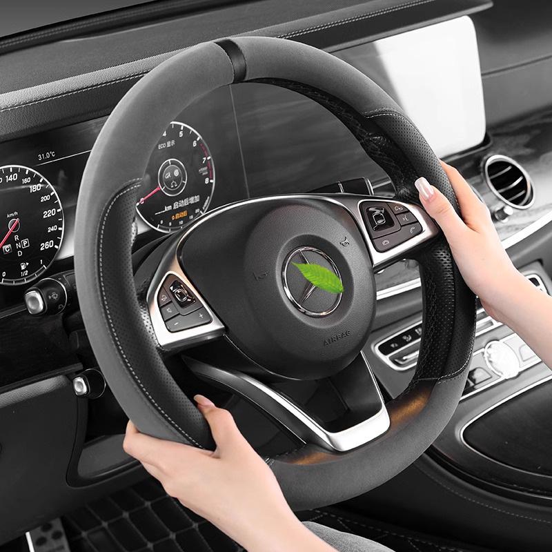 Universal Non-Slip D-Type Car Steering Wheel Cover - All-Season, Sweat-Absorbing Baby Velvet for Men & Women