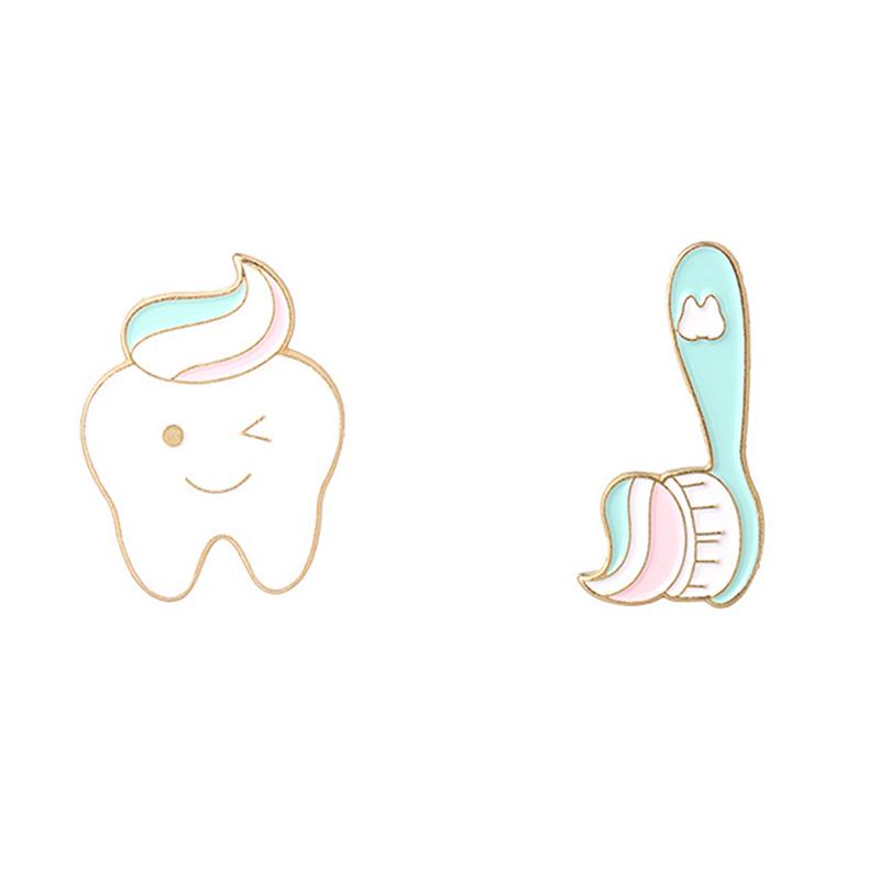 Зуб и зубная щетка, эмалированные булавки, подмигивающая улыбка, зубные броши, значки для стоматолога