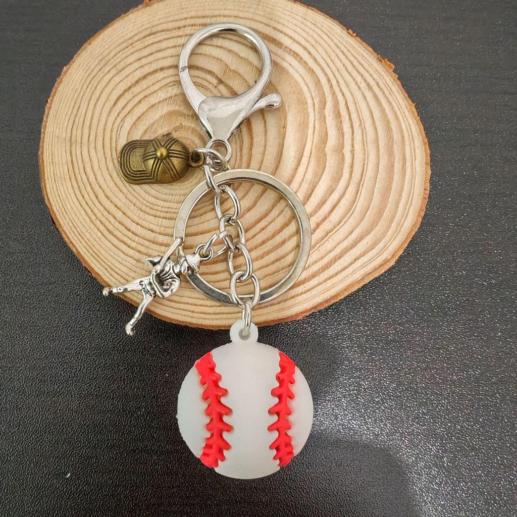 "3D-брелок-кулон "Футбол" - мини-сувенир на спортивное мероприятие"