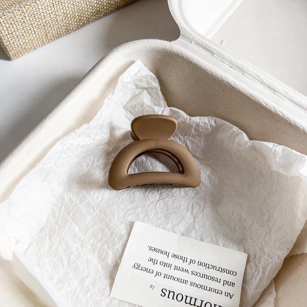 Универсальная заколка для волос в виде акулы с матовым цветочным узором для хвостиков и полузавязанных причесок