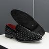 Модные черные замшевые мокасины с шипами, мужские халаты, тапочки, повседневная обувь, мужские нарядные туфли, апартаменты, лоферы, обувь