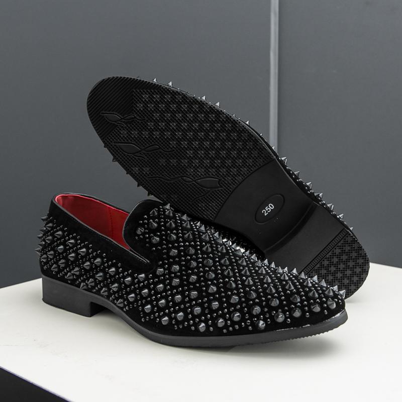 Модные черные замшевые мокасины с шипами, мужские халаты, тапочки, повседневная обувь, мужские нарядные туфли, апартаменты, лоферы, обувь