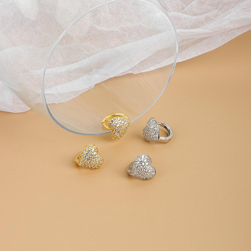 Fashion Versatile Cubic Zirconia Brass Earring Elegant Heart Shape Korean Decoration Women Hugging Earring Jewelry Heart Earring