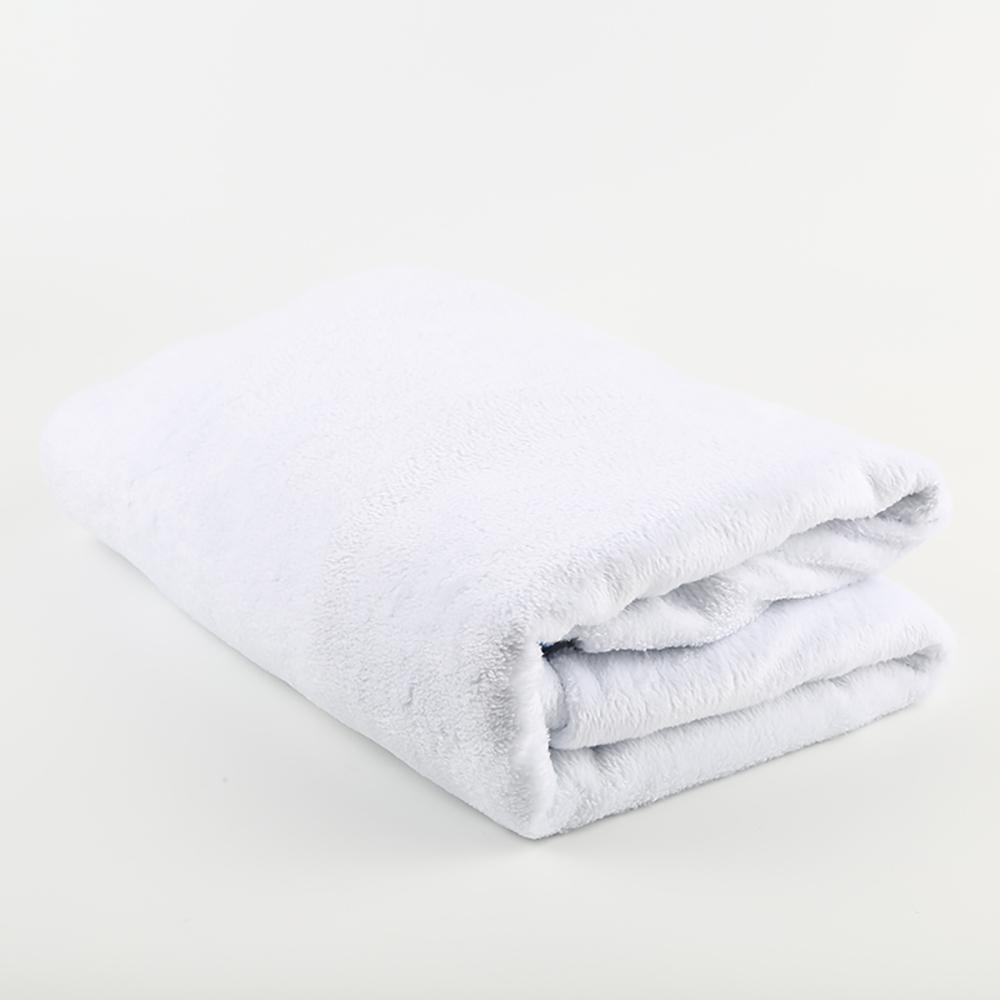 Watercolor style polar bear pattern Flannel printed blanket suitable for all seasons suitable for living room office sofa travel