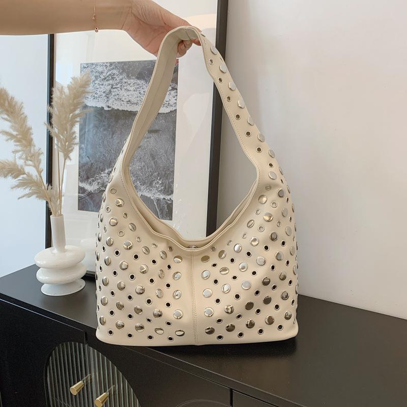 Punk Style Underarm Bag Women's New Retro Rivet Shoulder Bag Large-capacity Commuter Bag