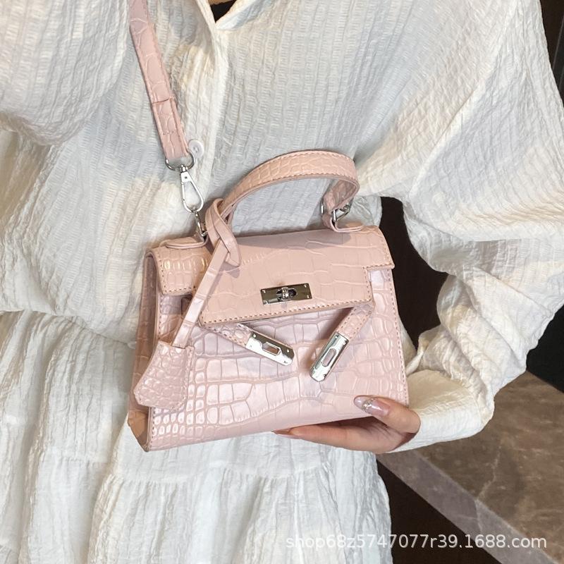 2025 Spring and Summer Model, Lock One Shoulder Messenger Bag, Burst Retro High-end Alligator Pattern, Portable Commuter Kelly Bag.