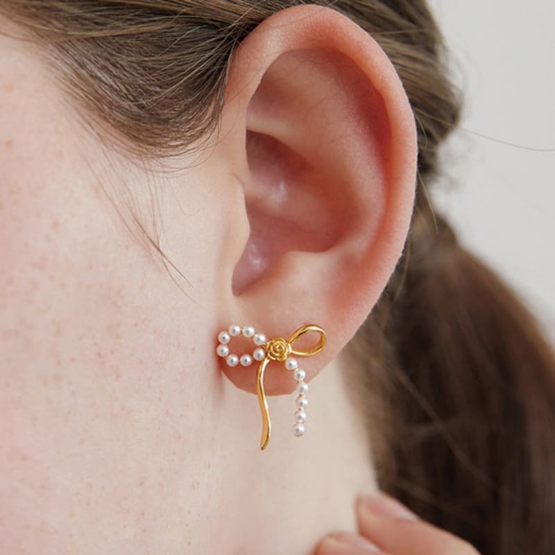 TATIANA (925 Silver) Present Pearl Rose Earrings EC3102