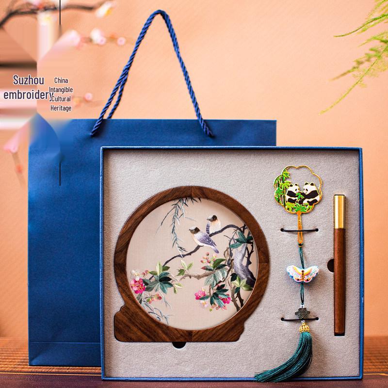 Китайский сувенир: Фигурка панды вышивка Сучжоу Подарок